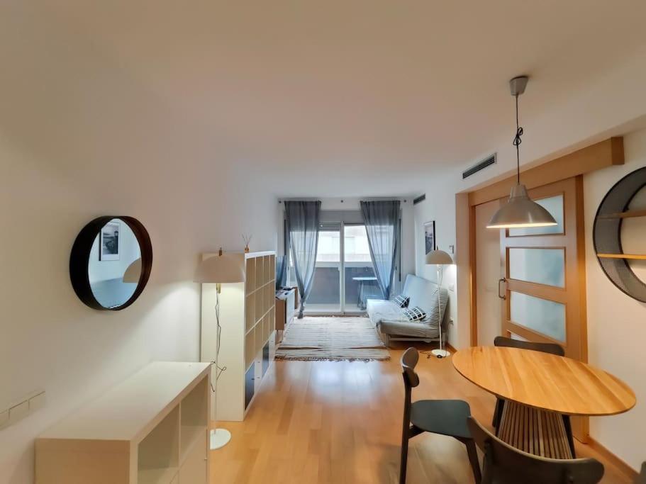 Cozy Apartment Forum Beach Sant Adrià de Besòs Extérieur photo