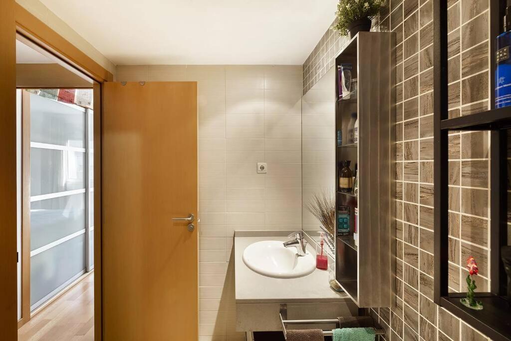 Cozy Apartment Forum Beach Sant Adrià de Besòs Extérieur photo